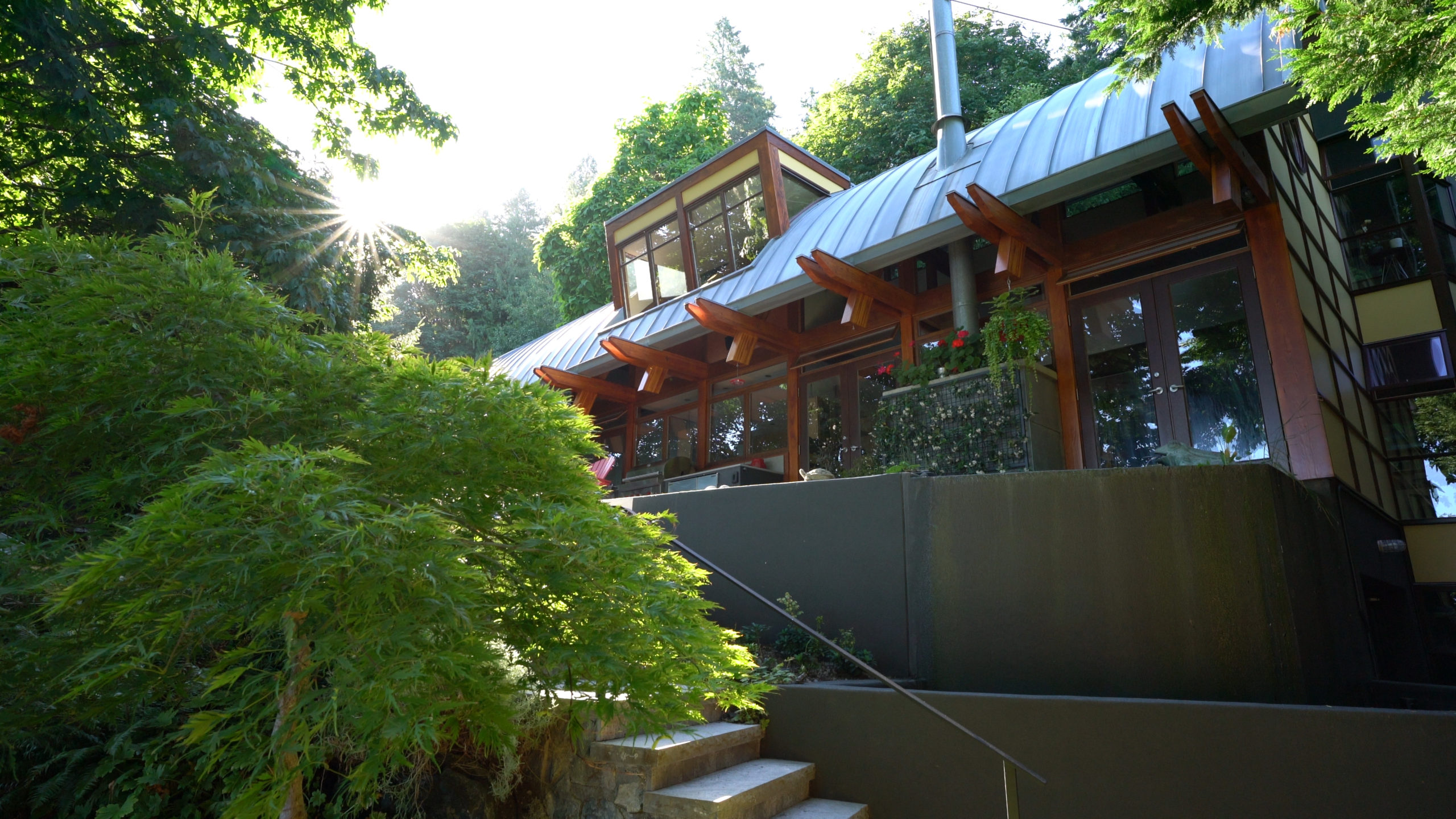 Lateral view of a custom home on Bowen Island.